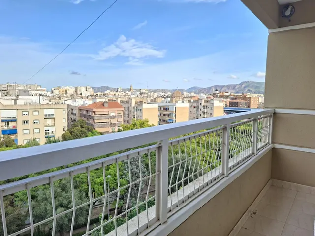 Amplio piso para estudiantes en San Andrés, junto al Jardín 