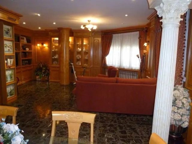 CASA CON EXCELENTES ACABADOS — 3