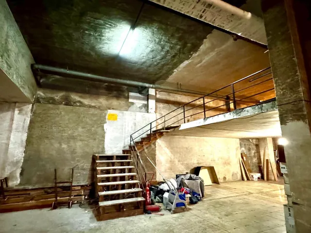 EN VENTA LONJA EN LABUR KALEA - foto 4