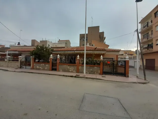 Gran oportunidad: casa unifamiliar en el centro urbano de Pu