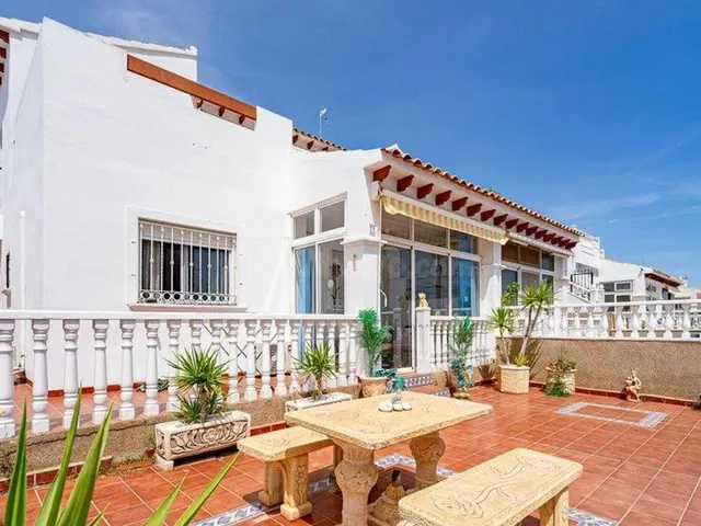 Preciosa casa con vistas al mar cerca de la playa en Punta P