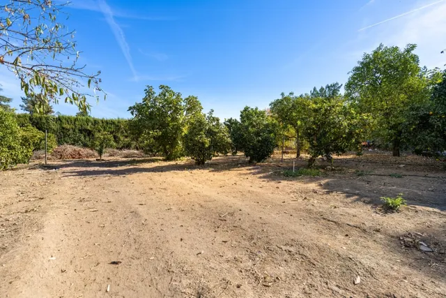 Chalet y parcela segregable en Palomares del Río — 54