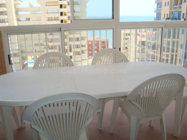 APARTAMENTO CON PISCINA Y VISTAS AL MAR