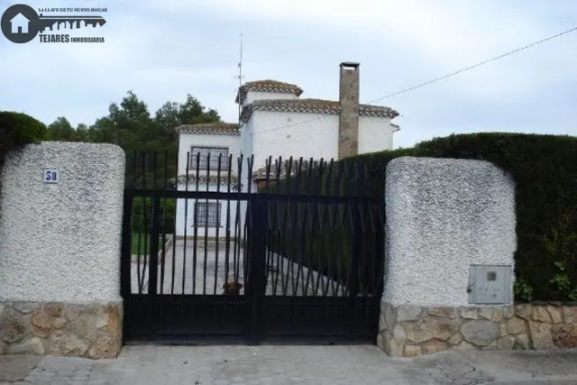 INMOBILIARIA TEJARES VENDE CHALET EN URB. AGUA SOL — 13