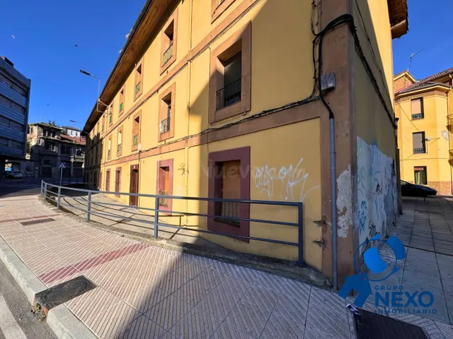 OPORTUNIDAD DE INVERSIÓN | VIVIENDA PARA REFORMAR EN EL CENT - foto 2