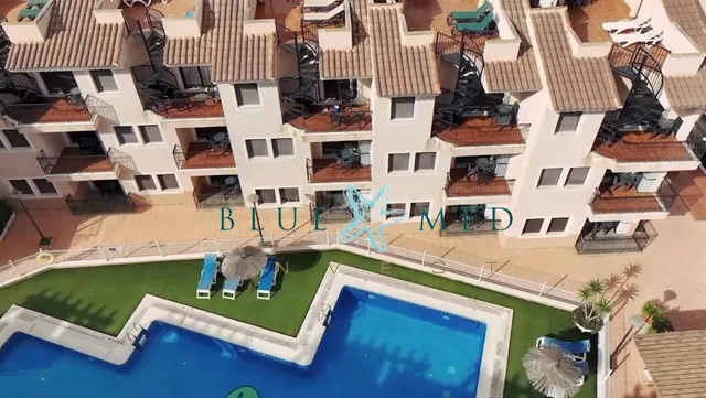 apartamentos turísticos, dos dormitorios con aparcamiento - foto 4