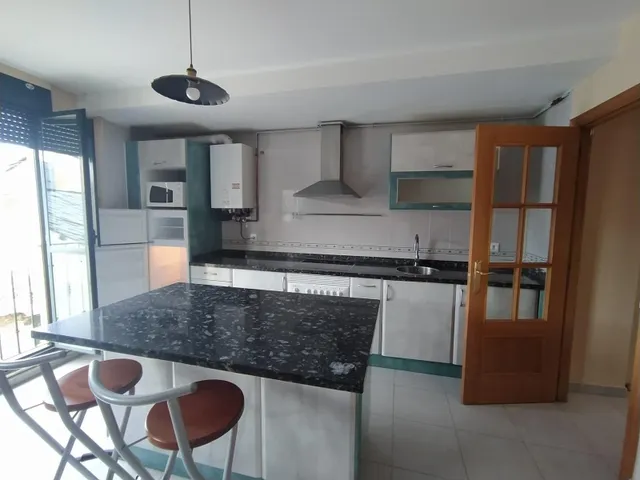 Alquiler apartamento en el casco antiguo de Ponferrada - foto 5