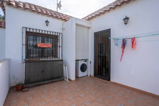 Casa con parcela en perfecto estado — 23