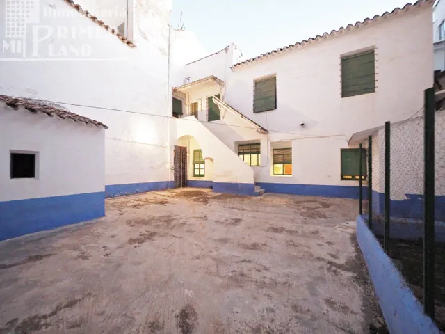 OPORTUNIDAD, vivienda+local en plaza de España haciendo esqu - foto 3