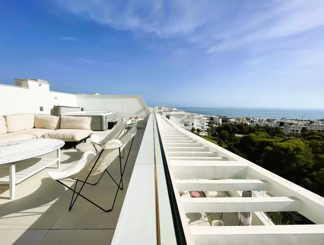 En venta: Espectacular ático de 2 dormitorios con jacuzzi privado y licencia de alquiler vacacional en Higuerón West, Costa del Sol — 30