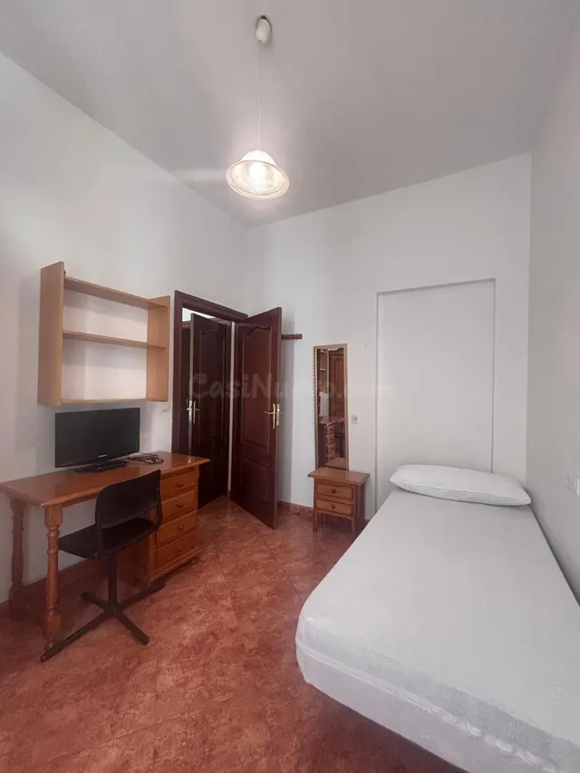 ¡Piso para Estudiantes en el Corazón de Granada! €650/mes - foto 5