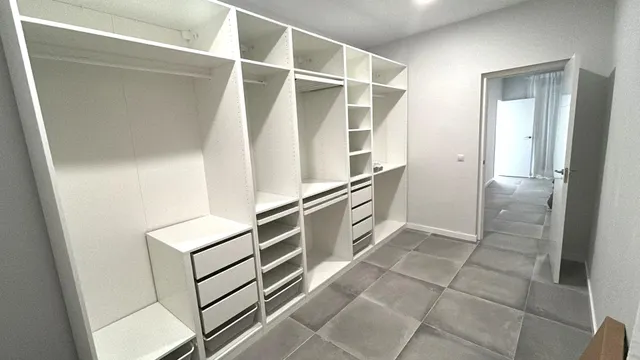 Casa en venta en Cantillana con terraza, patio y amplia suite con vestidor — 9
