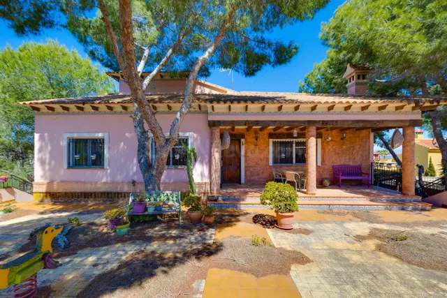 Gran Villa independiente en San Miguel de Salinas