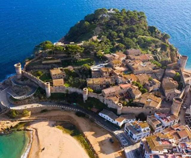 � Edificio en venta – Tossa de Mar (Costa Brava) - foto 4