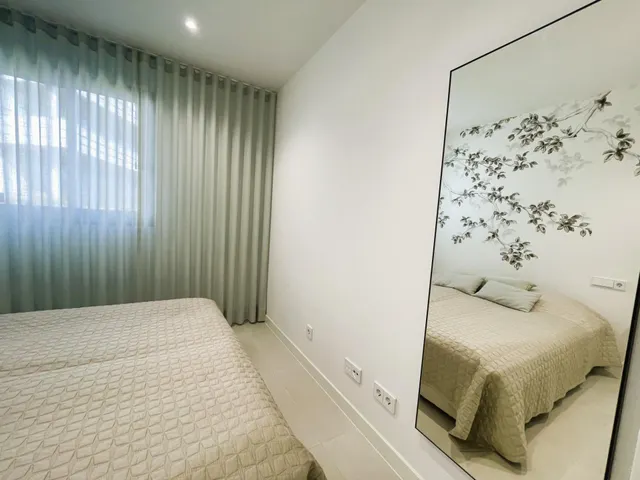En venta: Espectacular ático de 2 dormitorios con jacuzzi privado y licencia de alquiler vacacional en Higuerón West, Costa del Sol — 16
