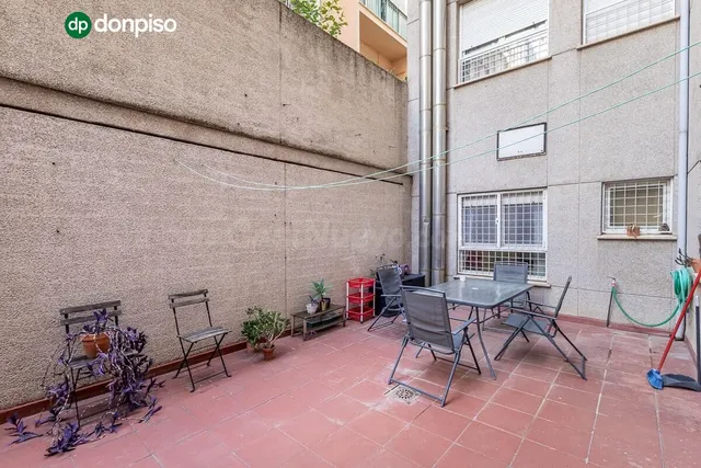 Piso con gran patio en Carretera de la Sierra — 3