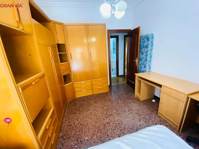 Piso en alquiler junto al Ayuntamiento — 14