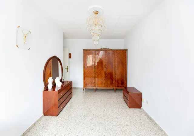 ¡Oportunidad única! Ático de 4 dormitorios y 2 baños con gran terraza frente al Colegio Agustinos (Arabial) — 22