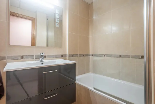 Barrio araceli - almeria: 2 habitaciones + baño + aseo + patio + lavadero + ascensor — 13