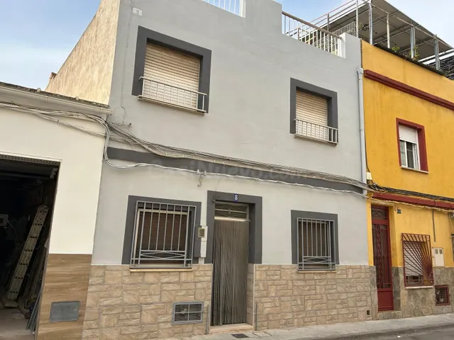 CASA CON GARAJE EN GRUPO SAN AGUSTÍN, CASTELLÓN