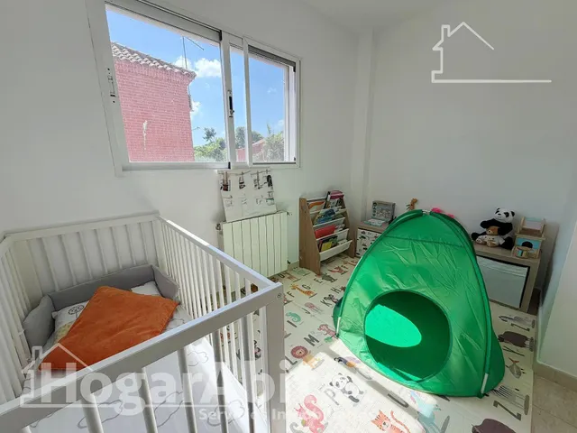 ¡PRECIOSO CHALET! AMPLIO Y REFORMADO CON PISCINA PRIVADA, GARAJE Y PARCELA — 30