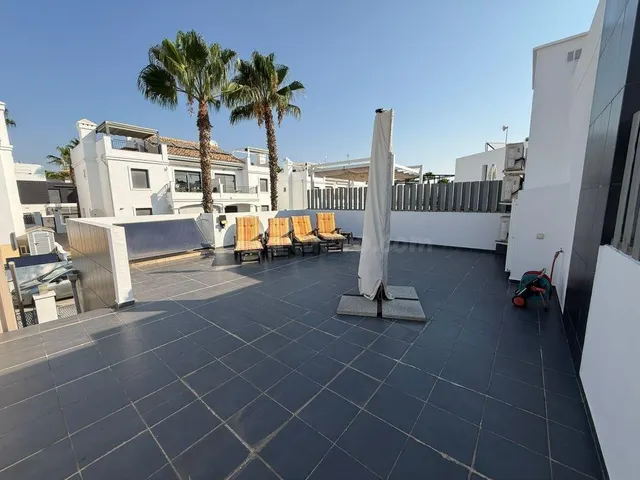 CASA DE UNA PLANTA CON SOLARIUM PRIVADO Y PISCINA | CERCA DE LA FUENTE — 20