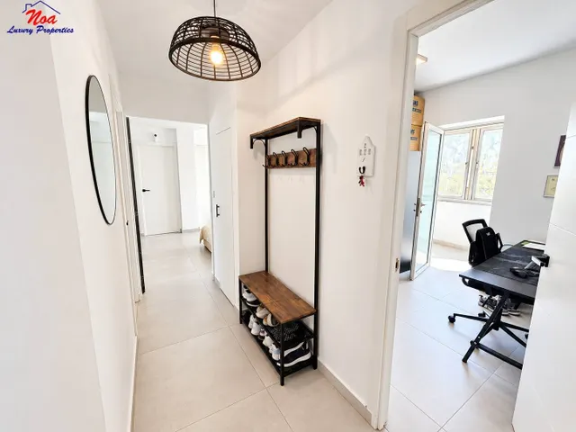 Apartamento reformado y amueblado con terraza a 300 metros de la Playa de la Rada, Estepona — 26
