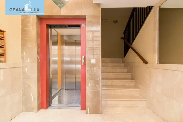 Magnifica vivienda con garaje en vergeles, junto a palacio de deportes — 17