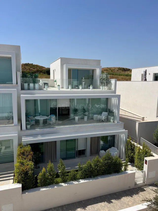 **Exclusivo chalet adosado en Sotogrande Alto: elegancia, confort y calidad de vida** — 4