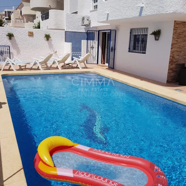 Chalet con dos apartamentos individuales y licencia turístic - foto 5