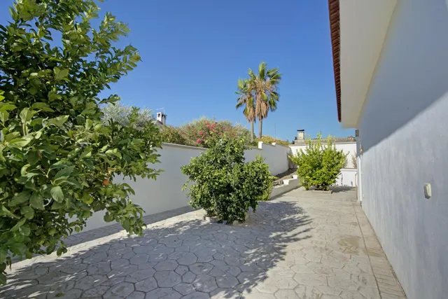 EXCLUSIVO CHALET INDEPENDIENTE DE UNA SOLA PLANTA EN EL VENTORRILLO – CÚLLAR VEGA — 35