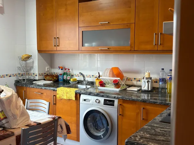 SE PISO SEMINUEVO, 94 M2, AMUEBLADO, COCINA, SALÓN, 3 HAB., 2 BAÑOS, ASCENSOR, TRASTERO, P.G. PARA ENTRAR A VIVIR. — 2