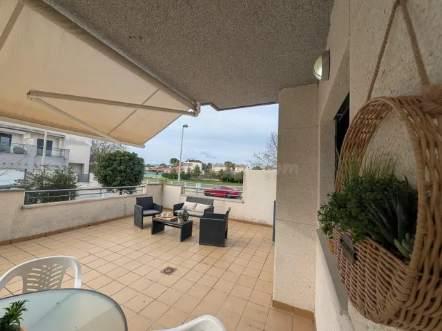 MAGNÍFICO BAJO ESQUINERO CON GRAN JARDÍN Y TERRAZA EN LA URB - foto 5