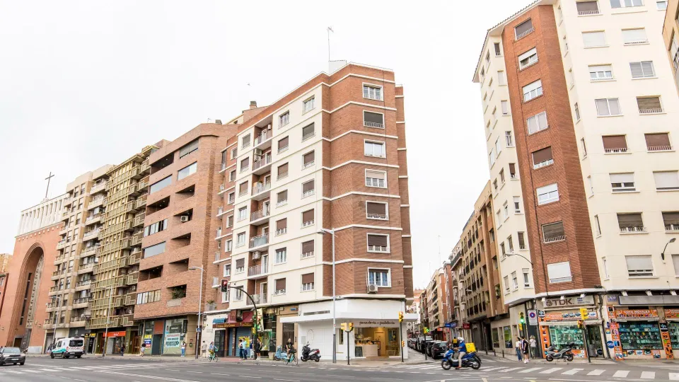 Piso con 3 dormitorios y gran terraza en Av. Fco. de Goya | Zaragoza