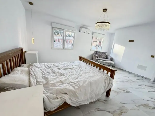 VILLA DE 6 DORMITORIOS Y 2 BAÑOS EN ORIHUELA COSTA (VILLAMARTIN) — 15