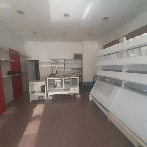 Local comercial — 2