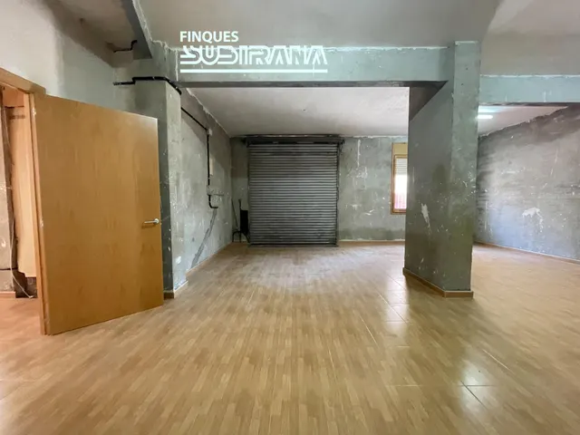 LOCAL COMERCIAL AMB POSSIBILITAT DE CANVI D'ÚS A HABITATGE A VILANOVA DEL CAMÍ — 7