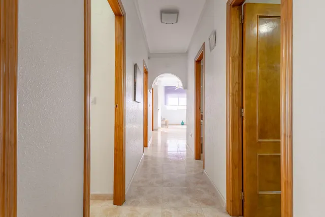 Luminoso apartamento de 3 dormitorios, 2 baños + trastero en Torrevieja — 19
