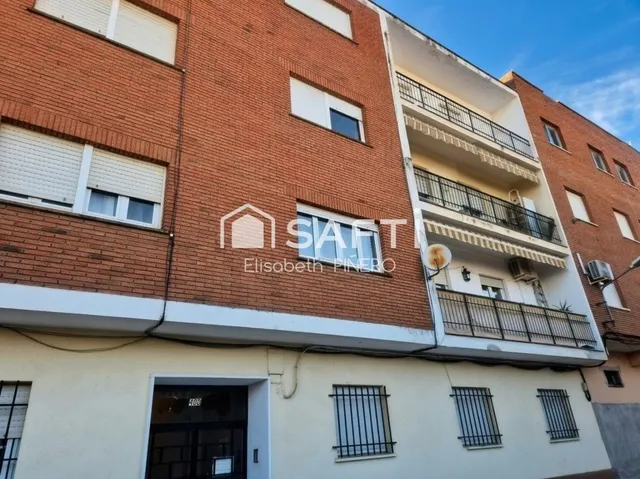 ¡Totalmente amueblado! Espacioso piso de 4 dorm. con gran terraza y lavadero en el centro de Montijo – ¡Todo exterior! — 23