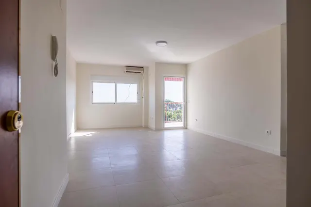 Piso reformado con espectaculares vistas de Sevilla, piscina y garaje doble en Mairena del Aljarafe — 26
