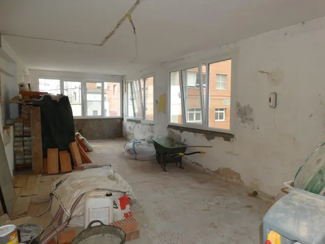 Piso para reformar a tu gusto - 3 dormitorios - 3 calles - Ventanas nuevas — 9