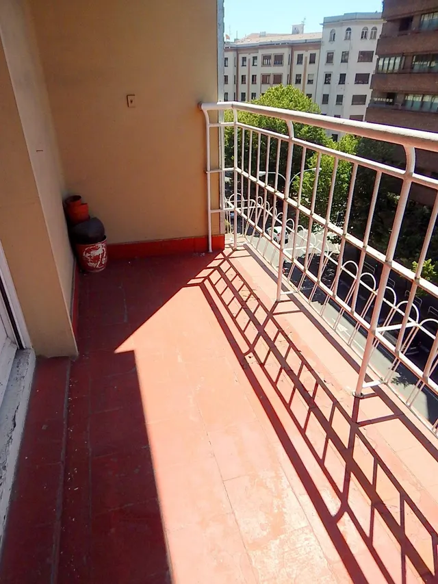 ETXEA Vende piso en el centro de Pamplona, 4 dormitorios, salón cocina, baño y aseo — 24