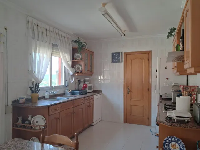 Amplia vivienda con gran garaje, patio y excelente luminosidad — 17