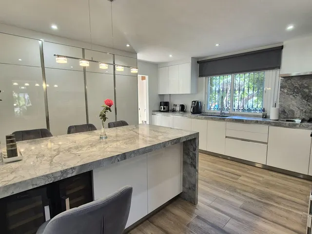 Chalet 4 habitaciones 238m² en venta - Marbella — 11