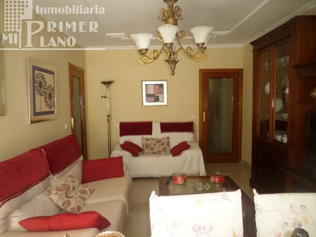 Piso de 4 dormitorios, cocina y baños, 120m2, con plaza de garaje y exterior, Dña.Crisanta — 10