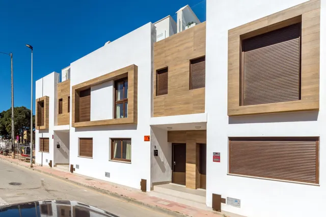 CHALET DE RECIENTE CONSTRUCCIÓN EN ALQUILER – 2024 — 49
