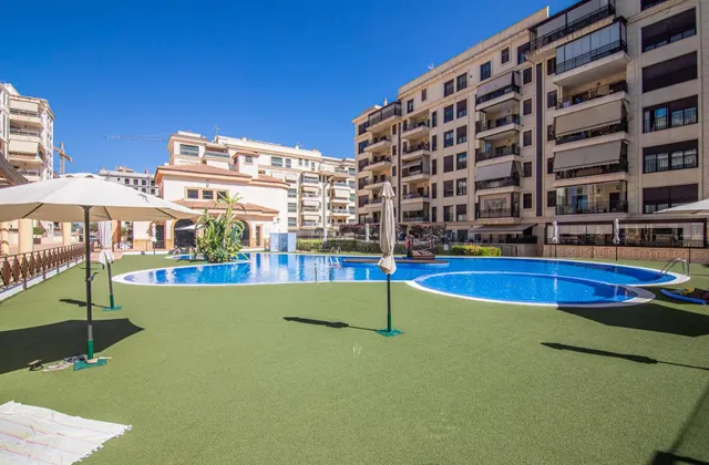 MODERNA VIVIENDA EN VENTA DE CUATRO DORMITORIOS EN URBANIZAC - foto 2