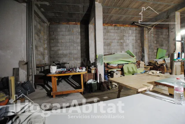AMPLIO LOCAL COMERCIAL JUNTO A LA AV. DE VALENCIA - foto 3