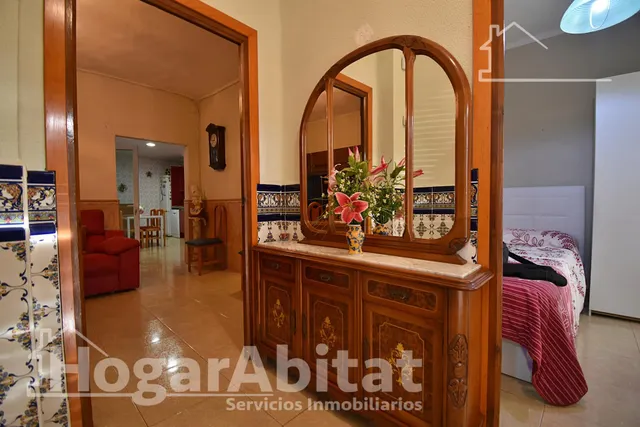 CASA CON TERRAZA Y VISTAS DESPEJADAS A LA MONTAÑA — 48