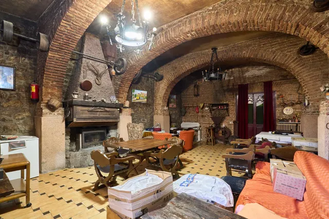 Edificio hotelero en venta en Calle Calleja — 5